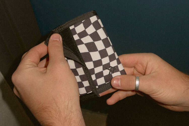 Thread Threads Vegan Wallet | Jupiter Black
