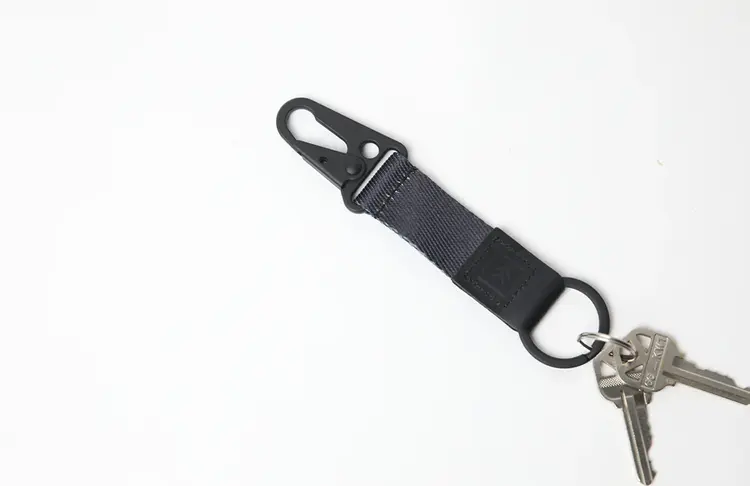 Thread Threads Keychain Clip | Black