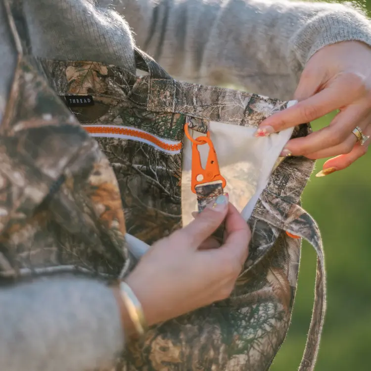 Threads Threads Keychain Clip | Realtree