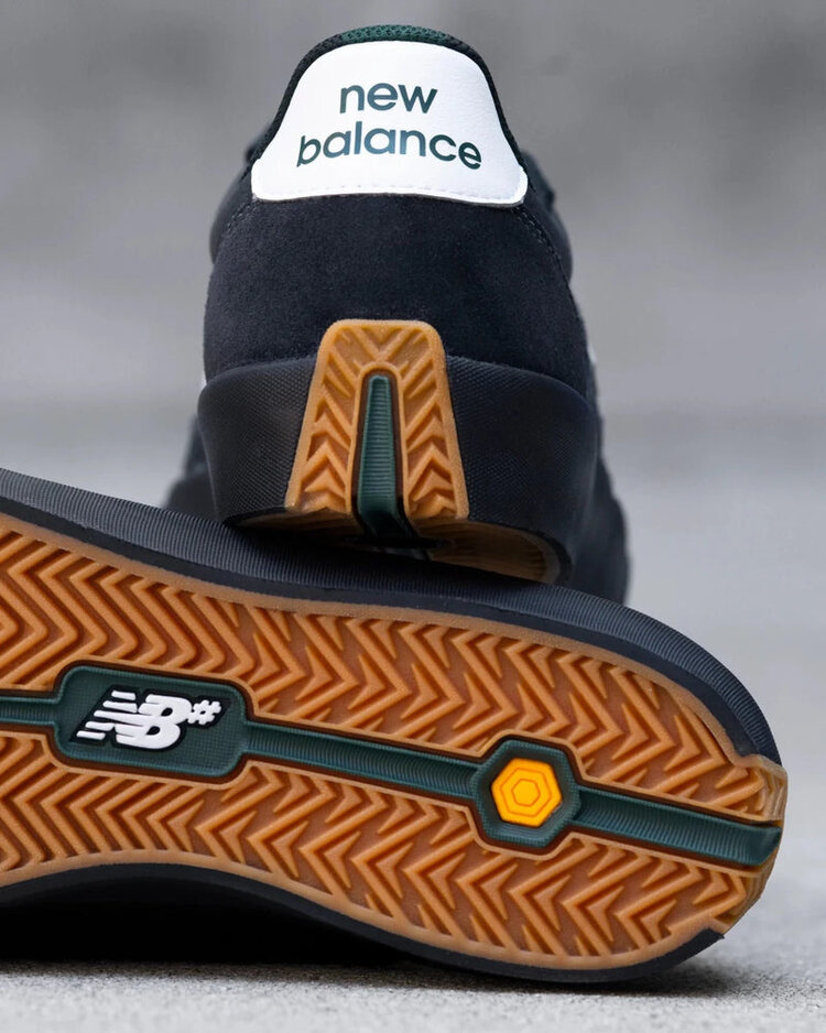 New Balance 340 | Black/Black