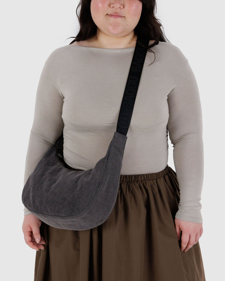 Baggu Baggu Medium Crescent | Washed Black Denim