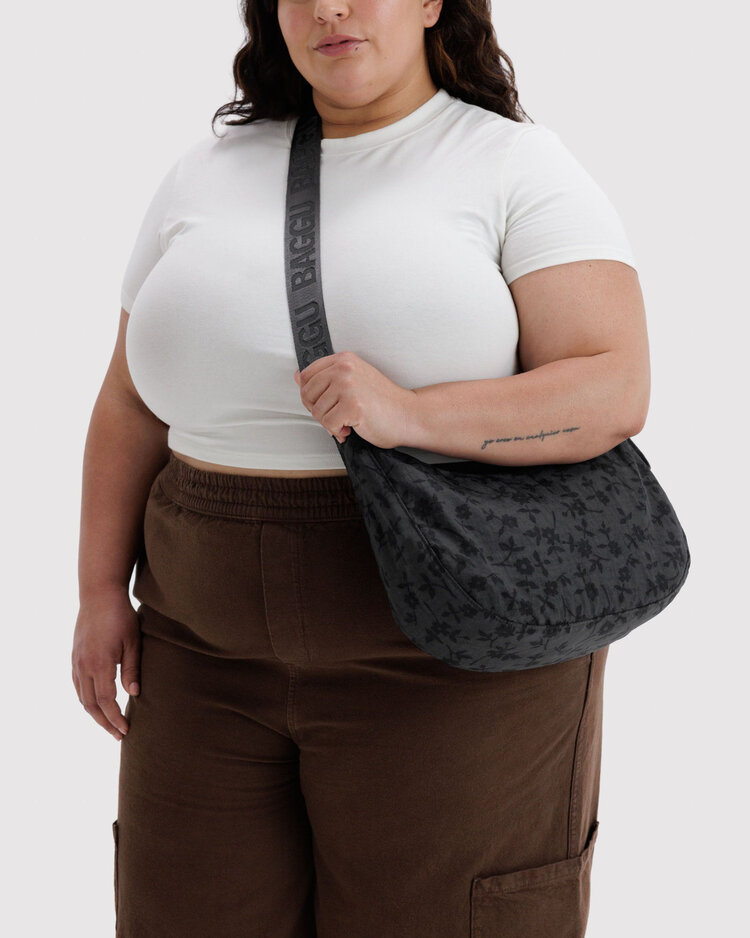 Baggu Baggu Medium Nylon Crescent Bag | Charcoal Ditsy Floral