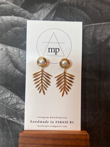 Maiden Perras Maiden Perras Freshwater Pearls Palm Earrings | Gold
