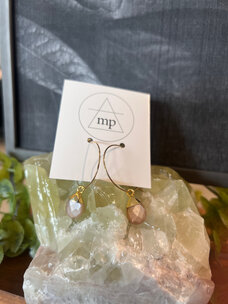 Maiden Perras Maiden Perras Peach Moonstone Drop Hoop | Gold