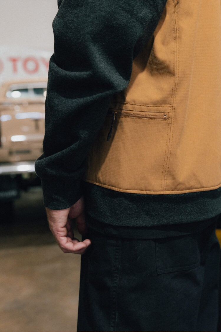 686 Technical Apparel 686 Merge Quilted Hoody | Heather Charcoal/Caramel