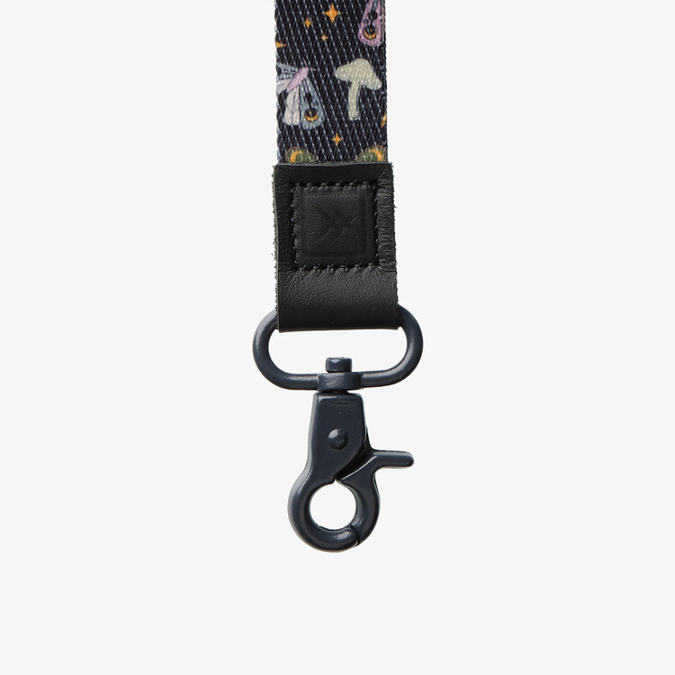 Thread Threads Wristlet Keychain | Camp 404
