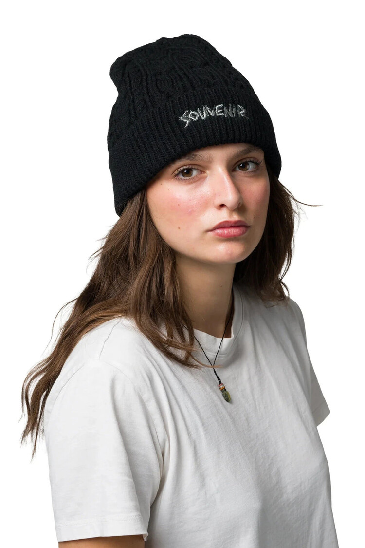 SOUVENIR Souvenir Cable Knit Beanie | Black