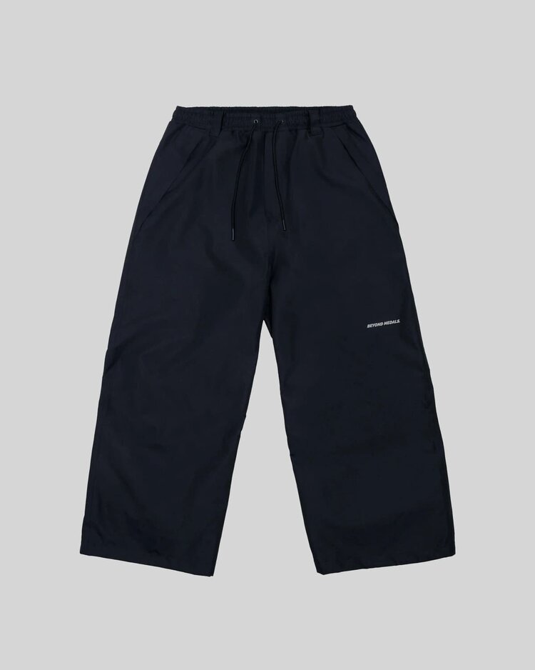 Beyond Medals Park Pants | Black