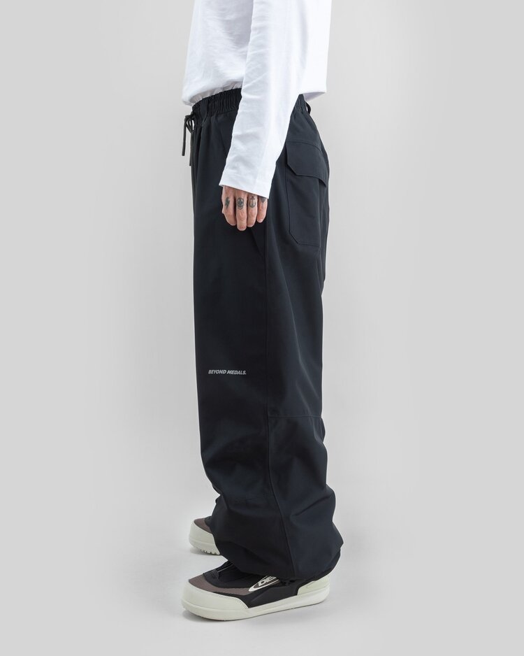 Beyond Medals Park Pants | Black