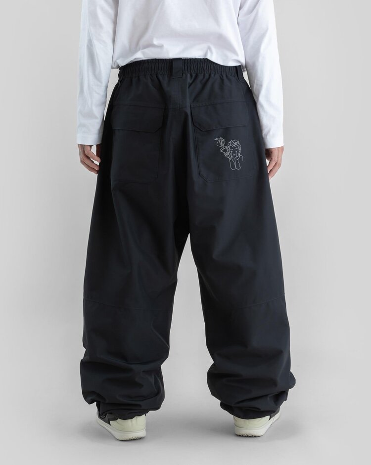 Beyond Medals Park Pants | Black