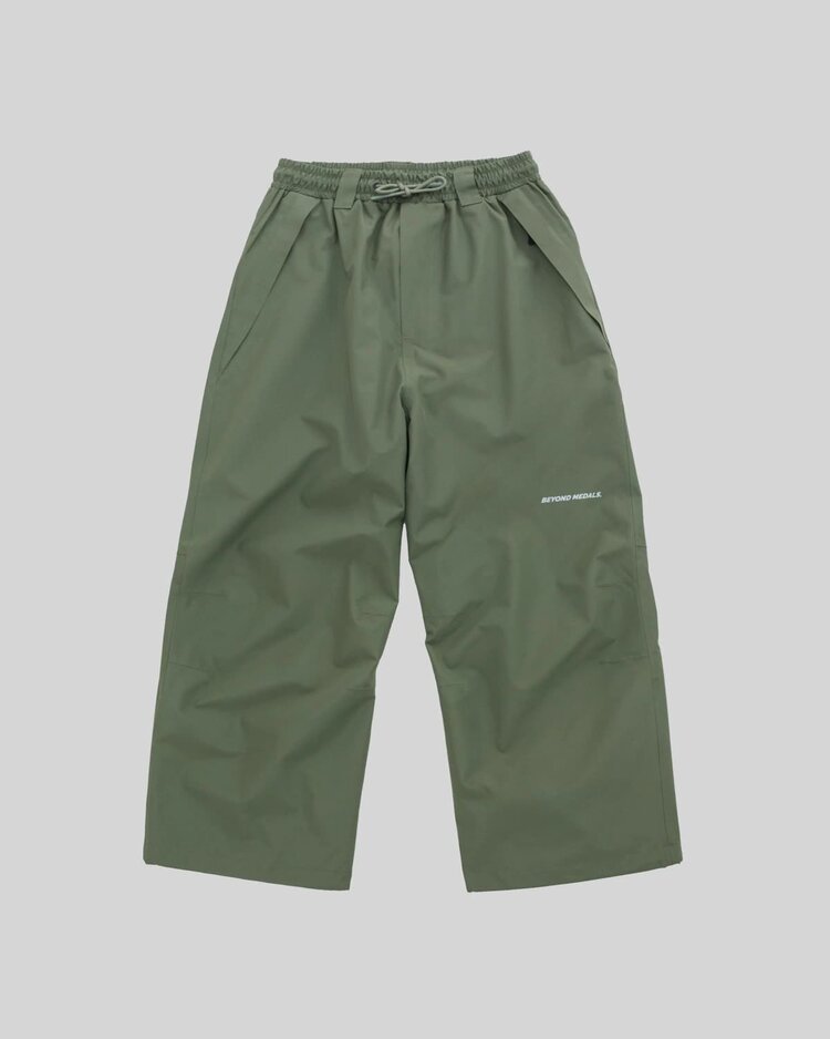 Beyond Medals Park Pants | Dark Green
