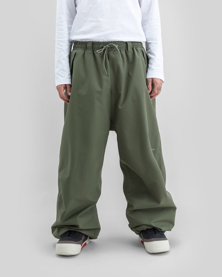 Beyond Medals Park Pants | Dark Green