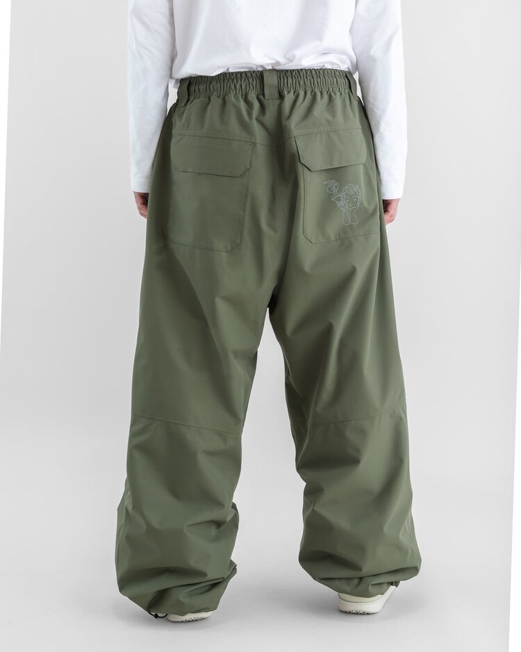 Beyond Medals Park Pants | Dark Green