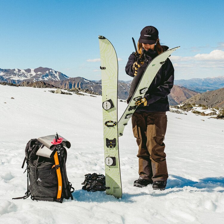 United Shapes Covert Split Splitboard | 2027