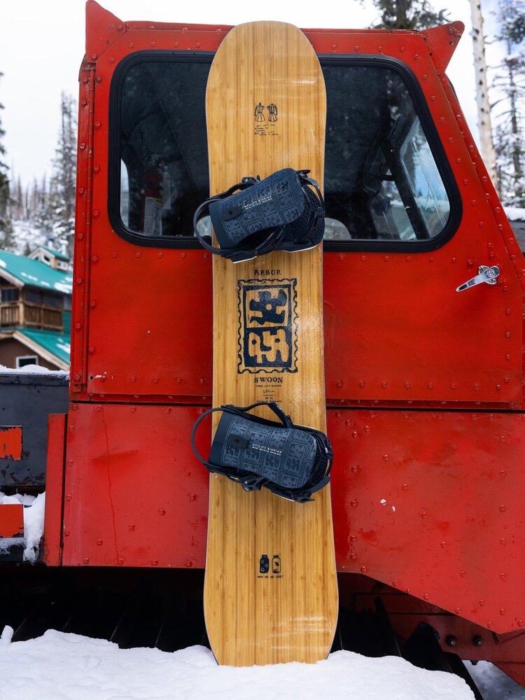 Women's Swoon Snowboard | 2027