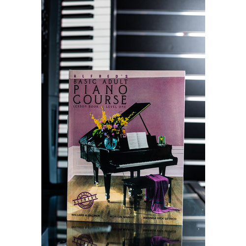 Alfred Music Adult Piano Course Lesson Book (Level 1)