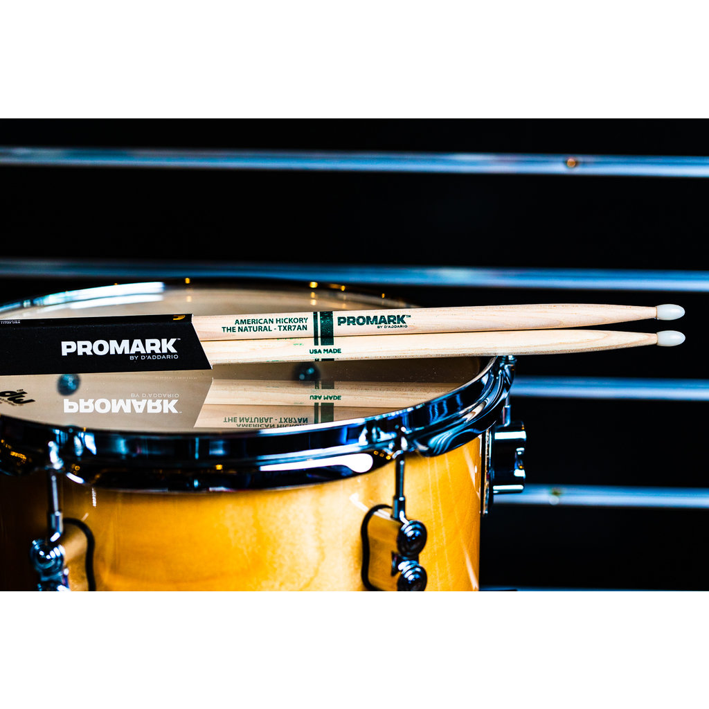 Promark Promark Forward 7A Classic Drum Sticks, Raw Hickory, Nylon Tip