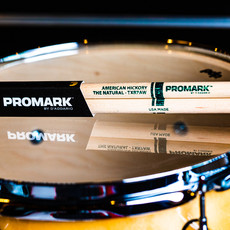 Promark Promark Forward 7A Classic Drum Sticks, Raw Hickory, Wood Tip