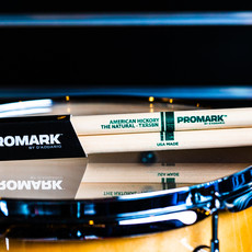 Promark Promark Forward 5B Classic Drum Sticks, Raw Hickory, Nylon Tip