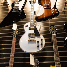 Epiphone Epiphone Les Paul Custom - Alpine White (In-Store Pickup Only)