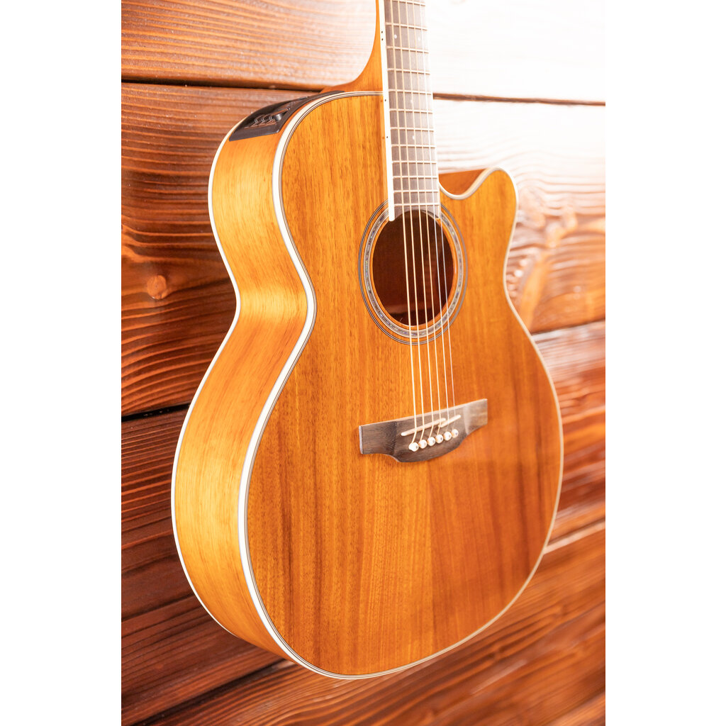 Takamine Takamine GN77KCE Acoustic/Electric Guitar, Natural