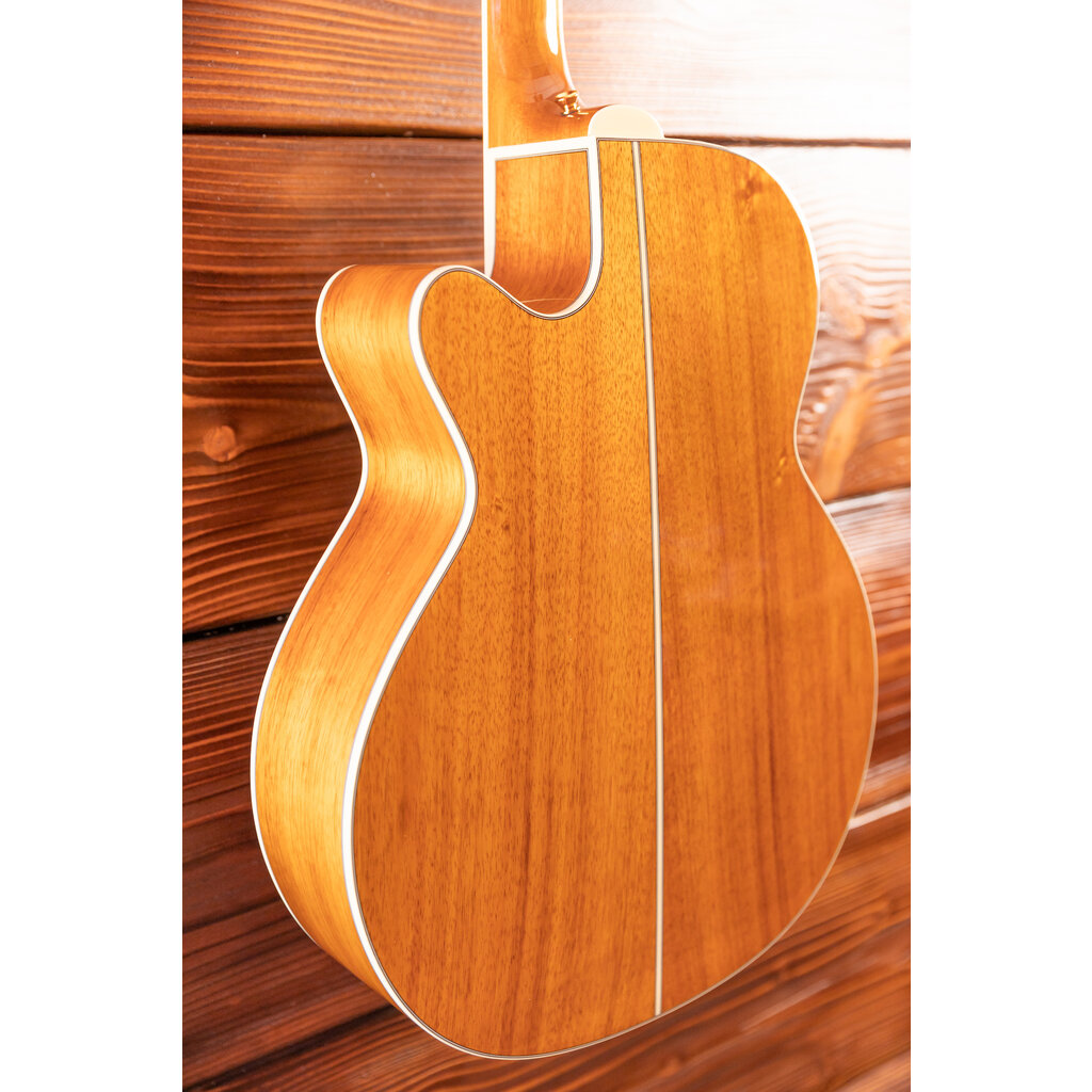 Takamine Takamine GN77KCE Acoustic/Electric Guitar, Natural