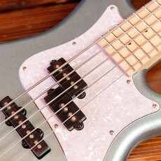 Ibanez Ibanez SRMD205 Mezzo 32" 5-String Electric Bass, Sea Foam Pearl Green Ibanez Ibanez SRMD205 Mezzo 32" 5-String Electric Bass, Sea Foam Pearl Green