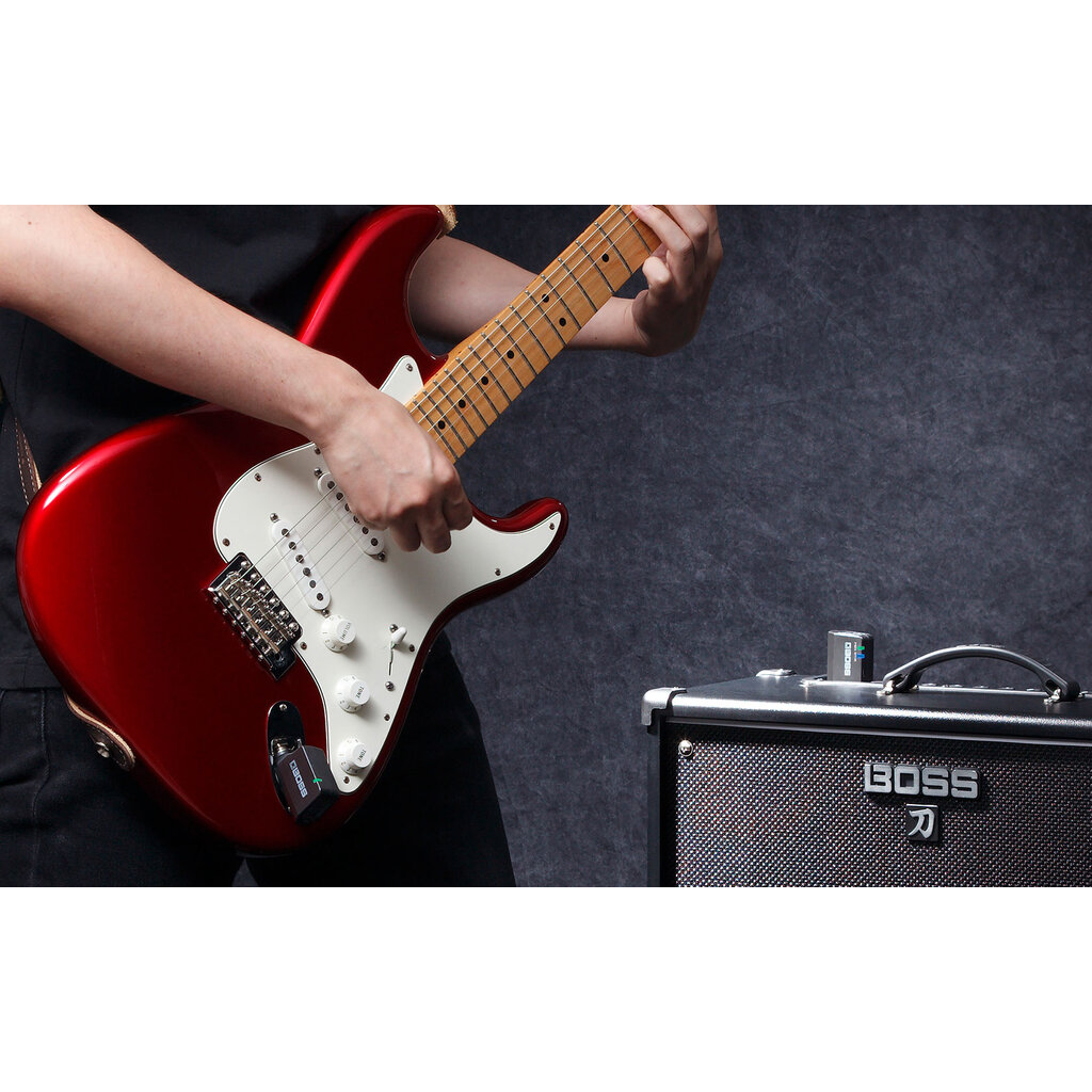 Boss Boss WL-20 Digital Wireless System with Cable Tone Simulation