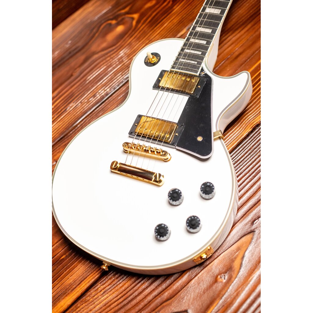 Epiphone Epiphone Les Paul Custom Electric Guitar, Alpine White (In-Store Pickup Only)