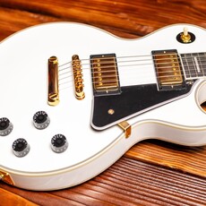 Epiphone Epiphone Les Paul Custom Electric Guitar, Alpine White (In-Store Pickup Only)