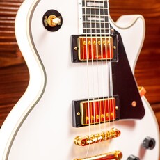 Epiphone Epiphone Les Paul Custom Electric Guitar, Alpine White (In-Store Pickup Only)