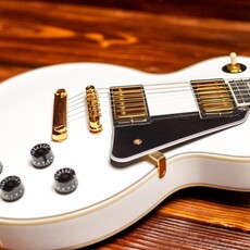 Epiphone Epiphone Les Paul Custom Electric Guitar, Alpine White (In-Store Pickup Only)