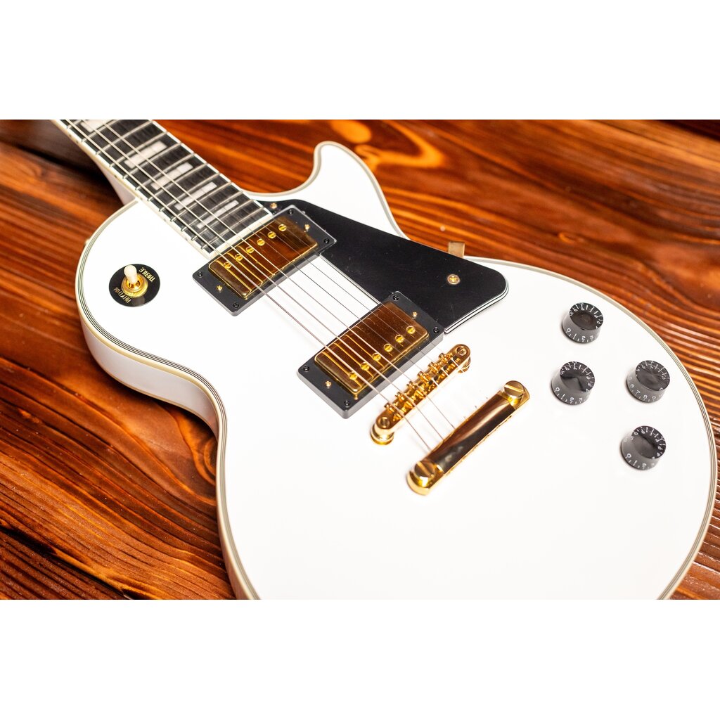 Epiphone Epiphone Les Paul Custom Electric Guitar, Alpine White (In-Store Pickup Only)