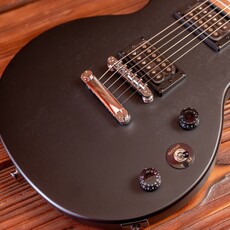 Epiphone Epiphone Les Paul Special E1 Electric Guitar, Worn Ebony (In-Store Pickup Only)