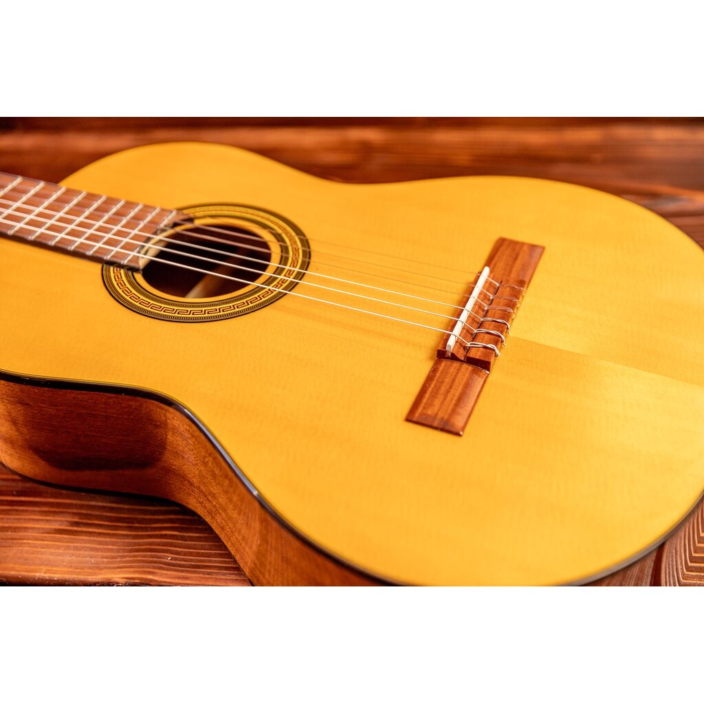 Epiphone Epiphone Classical E1 Guitar, Antique Natural (Nylon; 2" nut) (In-Store Pickup Only)