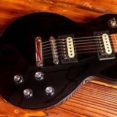 Epiphone Epiphone Les Paul Studio E1 Electric Guitar, Ebony (In-Store Pickup Only)