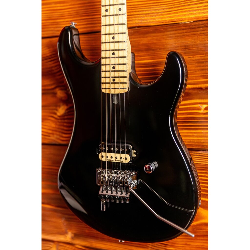 Kramer Kramer "The 84" Electric Guitar, Ebony (w/ EVH® D-Tuna)