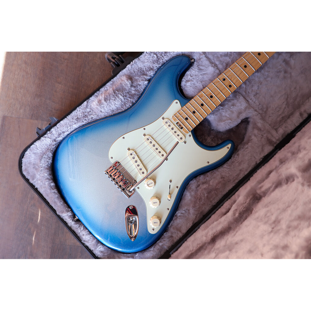 Fender Used Fender American Elite Stratocaster - Sky Burst Metallic (2018)