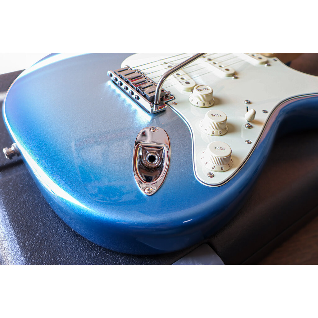 Fender Used Fender American Elite Stratocaster - Sky Burst Metallic (2018)
