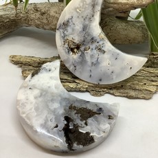 Dendritic Agate Moon 90 mm Height