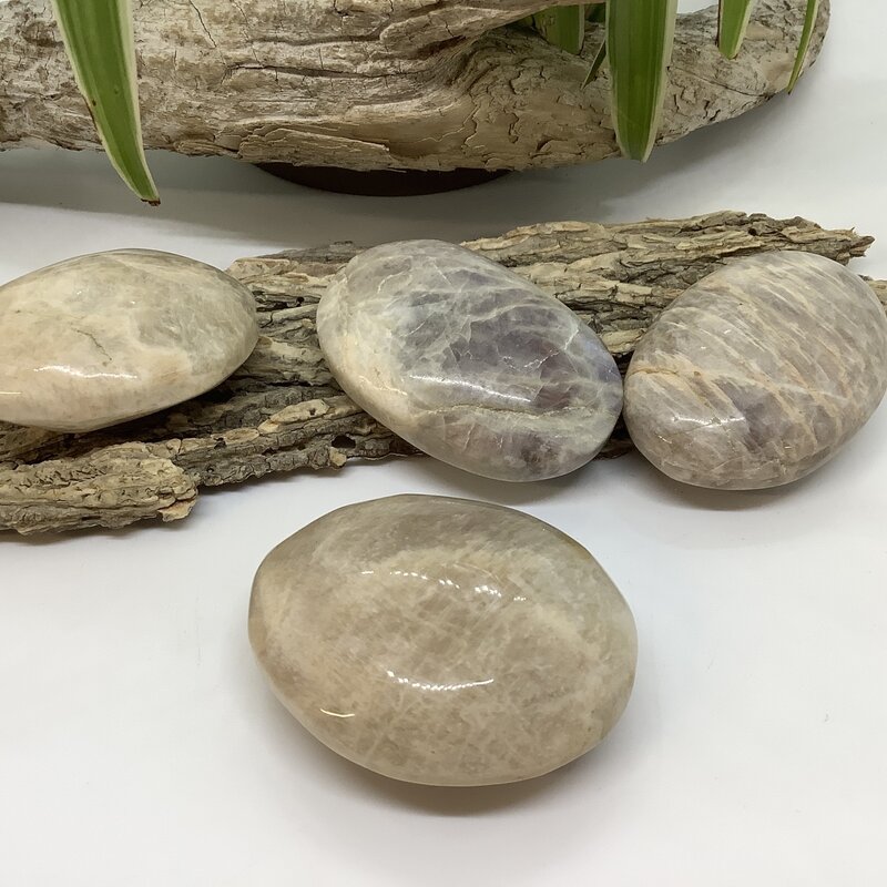 Moonstone Palm Stone