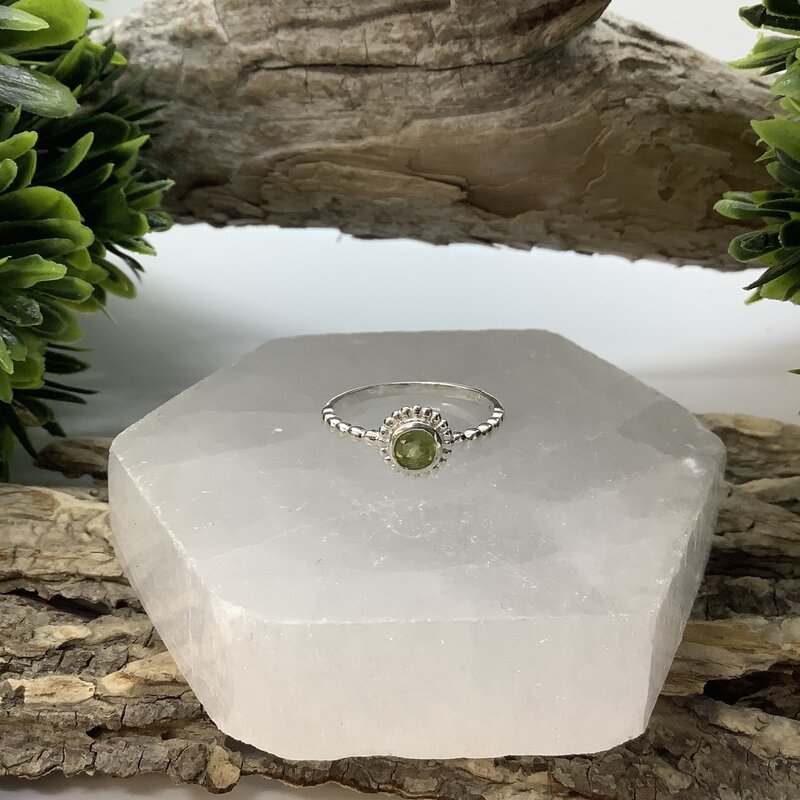 Peridot Sterling Silver Ring Size 6