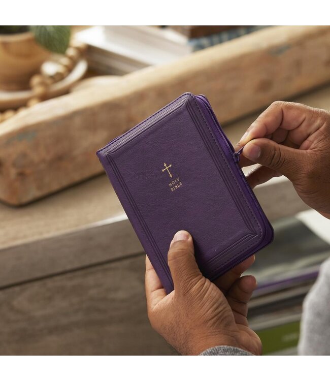 KJV Holy Bible, Compact Reference Bible, 43,000 Cross-References, Red Letter, Comfort Print, Purple Leathersoft With Zipper