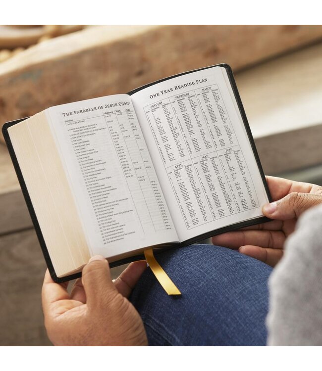 KJV Holy Bible, Compact Reference Bible, 43,000 Cross-References, Red Letter, Comfort Print, Purple Leathersoft With Zipper