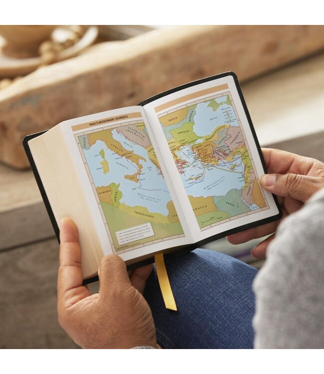 KJV Holy Bible, Compact Reference Bible, 43,000 Cross-References, Red Letter, Comfort Print, Purple Leathersoft With Zipper