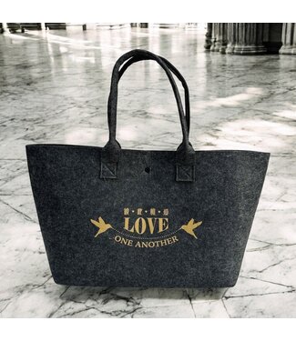 心然設計 Kosmos Art 黑色毛氈提袋：LOVE