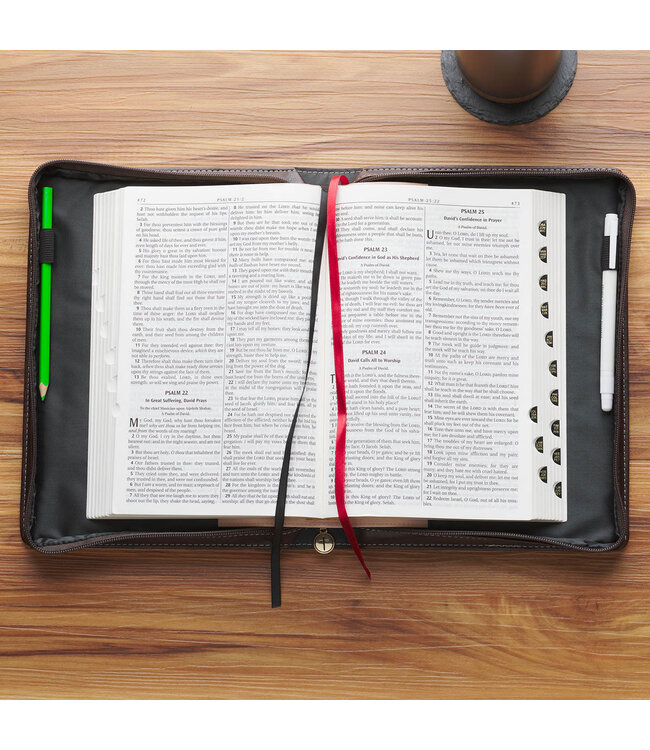 Everything Beautiful Blush Floral Faux Leather Fashion Bible Cover - Ecclesiastes 3:11 | 仿皮聖經套