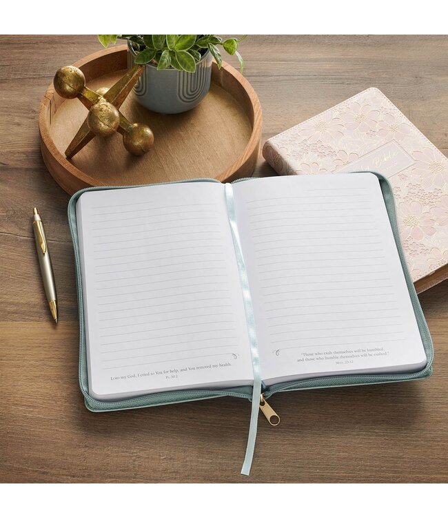 Be Still and Know Teal Floral Faux Leather Classic Journal with Zipper Closure - Psalm 46:10 | 仿皮筆記本（拉鍊封口）
