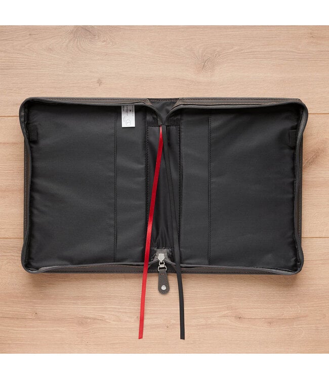 Be Strong and Courageous Charcoal Gray Faux Leather Classic Bible Cover - Joshua 1:9 | 仿皮經典聖經套