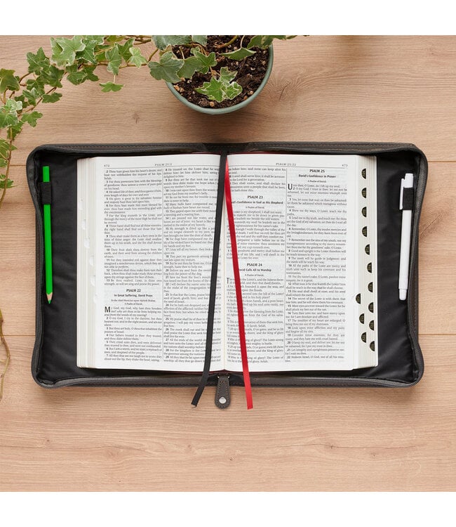 Be Strong and Courageous Charcoal Gray Faux Leather Classic Bible Cover - Joshua 1:9 | 仿皮經典聖經套